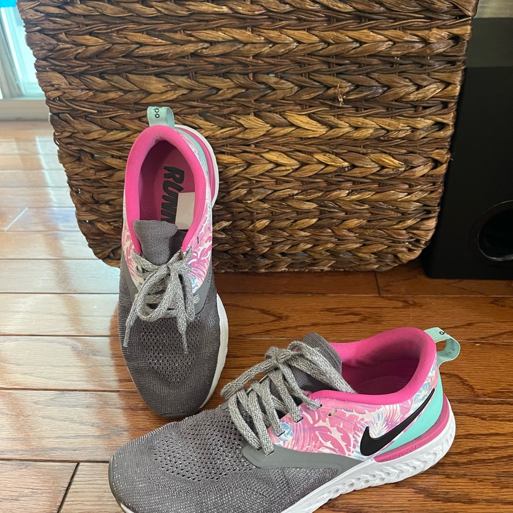 Nike Pink and Gray Athletic/Workout/Lifestyle/Running Sneakers
